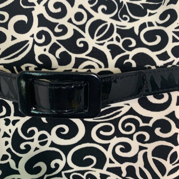 London Times Sleeveless Belted Paisley Black/White Dress with Pockets in Size 8 - Picture 5 of 8